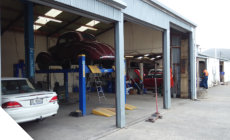 Large workshop for servicing trucks,buses and tractors
